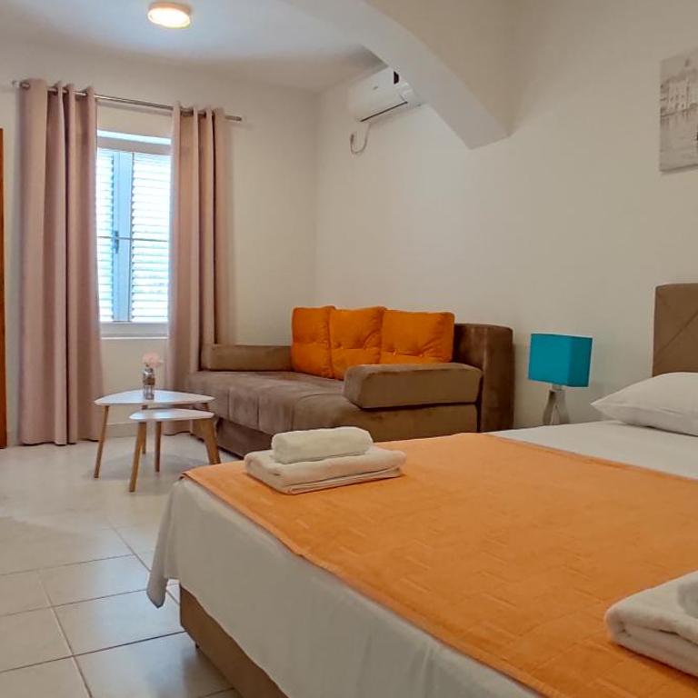 R&A Apartmani Bečići - Četvorokrevetna Soba - 8