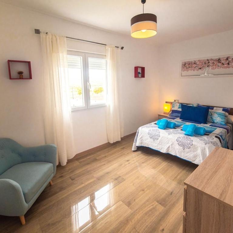 Magnificent villa: 2 private pools, BBQ, garden & parking. 13 per. In Padul - Villa - 11