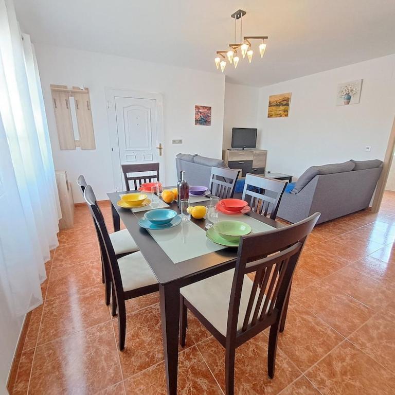 Magnificent villa: 2 private pools, BBQ, garden & parking. 13 per. In Padul - Villa - 12