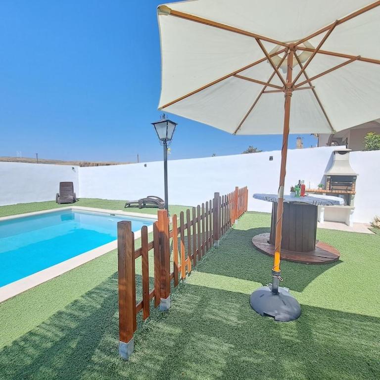 Magnificent villa: 2 private pools, BBQ, garden & parking. 13 per. In Padul - Villa - 36