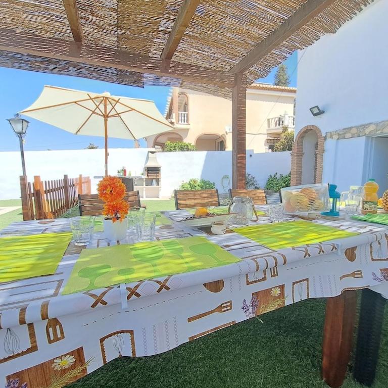 Magnificent villa: 2 private pools, BBQ, garden & parking. 13 per. In Padul - Villa - 42
