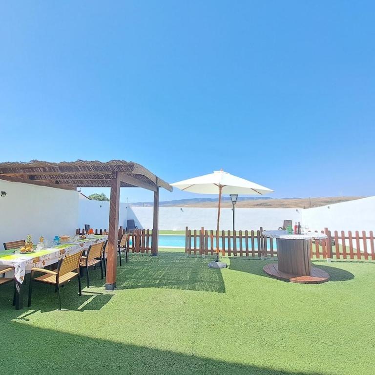 Magnificent villa: 2 private pools, BBQ, garden & parking. 13 per. In Padul - Villa - 46