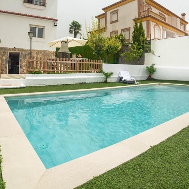 Magnificent villa: 2 private pools, BBQ, garden & parking. 13 per. In Padul - Villa - 51