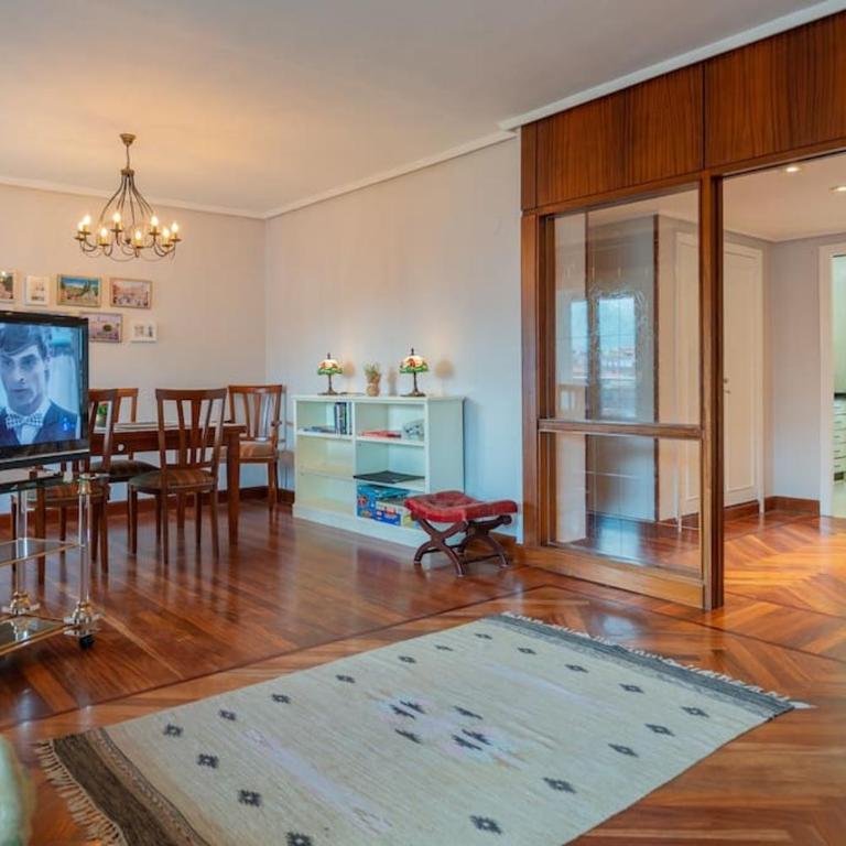 Exclusivo espacio - Parking Gratis - Three-Bedroom Apartment - 1