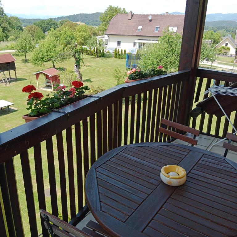 Appartement Landhaus Felsenkeller - Großes Apartment mit 2 Schlafzimmern und Balkon Nr. 4 - 5