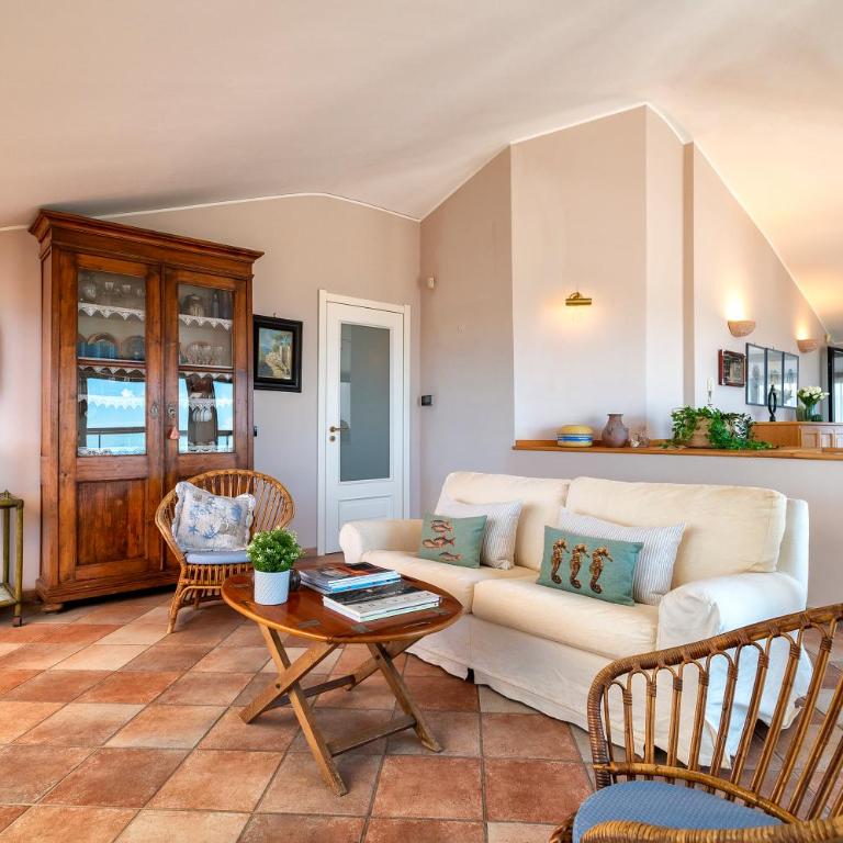 Blue View Penthouse - Magnolia Holidays - Two-Bedroom Apartment - 39