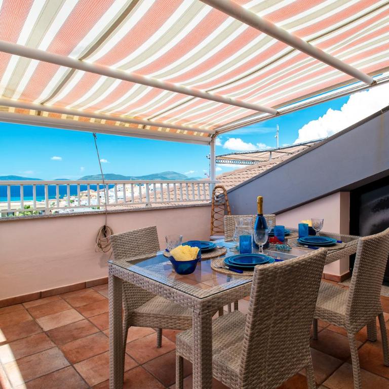 Blue View Penthouse - Magnolia Holidays - Two-Bedroom Apartment - 4