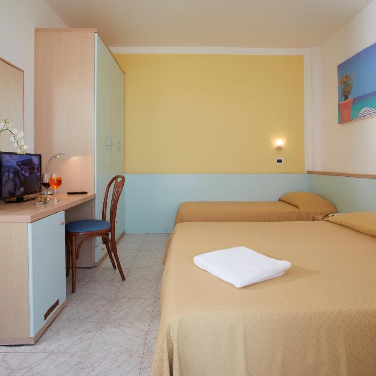 Hotel Pelikan - Camera Tripla con Vista Mare - 7