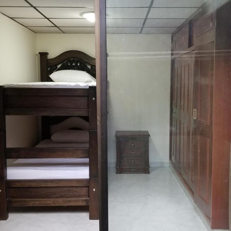 Lindo y Amplio apto al lado del parque del ingenio - Apartamento de 2 dormitorios - 25