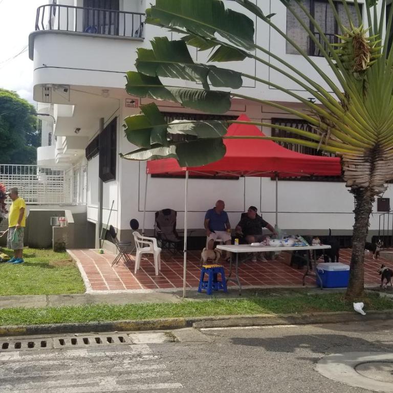 Lindo y Amplio apto al lado del parque del ingenio - Apartamento de 2 dormitorios - 35