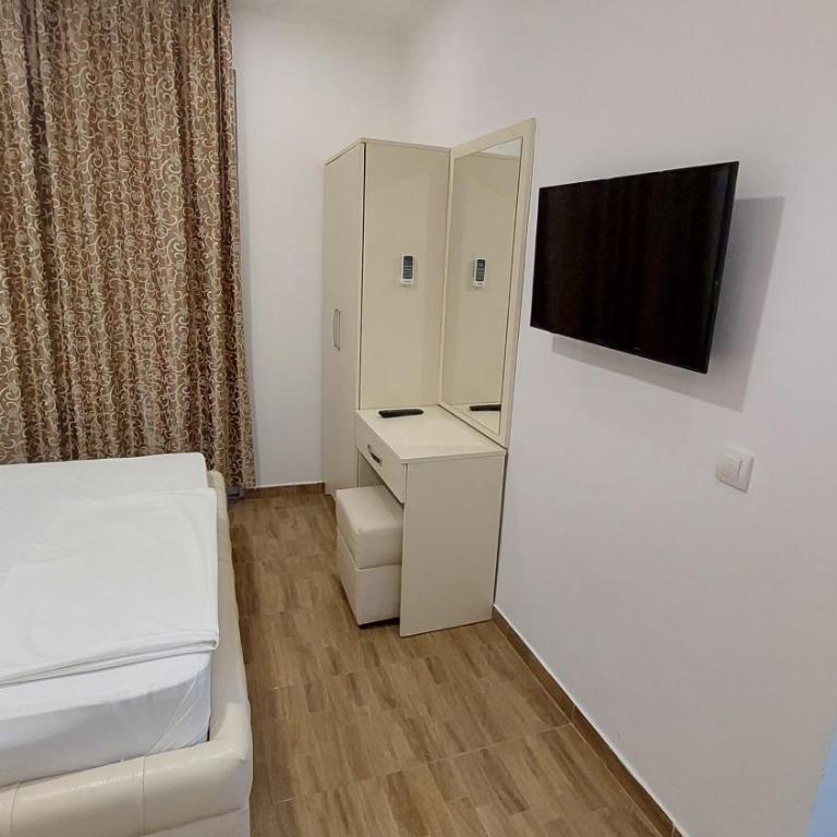 Rinia Apartments - Trokrevetna Soba sa Balkonom - 12