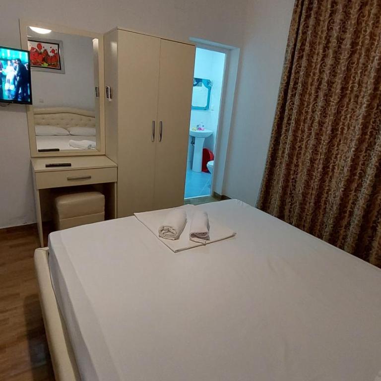 Rinia Apartments - Trokrevetna Soba sa Balkonom - 11
