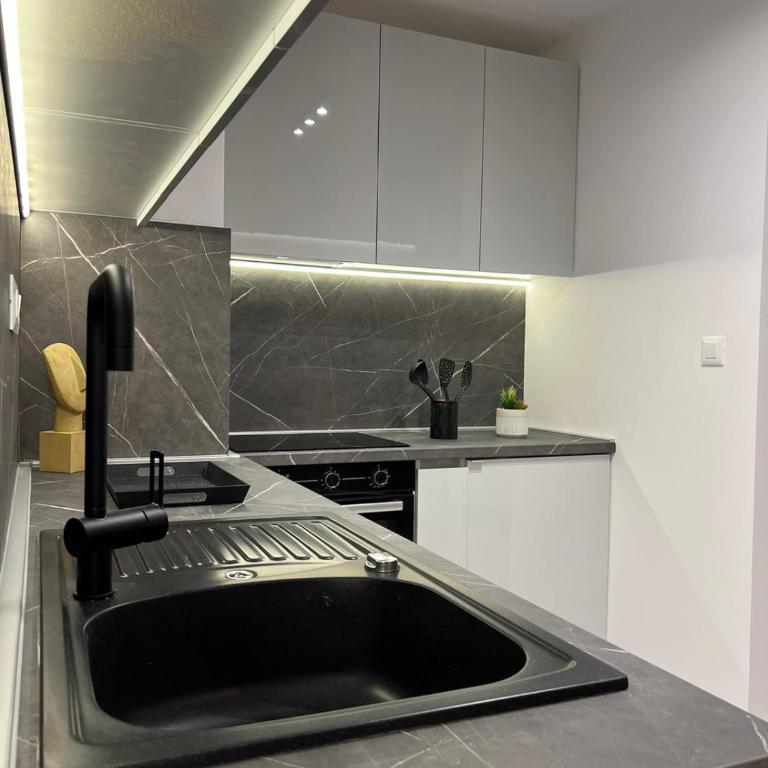 Tao Apartment, Sarajevo - Free Parking & Private Garage - Two-Bedroom Apartment - 14
