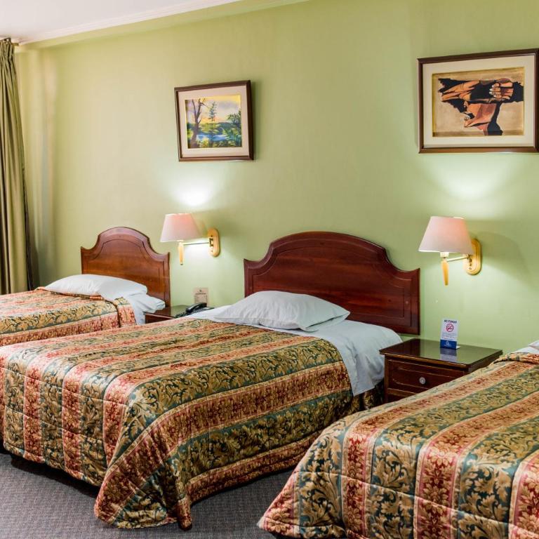 Grand Hotel Loja - Habitación Cuádruple Estándar - 1