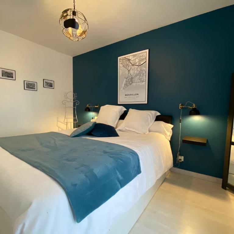 ToulonHost - Le Litardi - Superbe T2 - 2 pas des plages - Clim - Fibre - Chambre Double Deluxe - 11