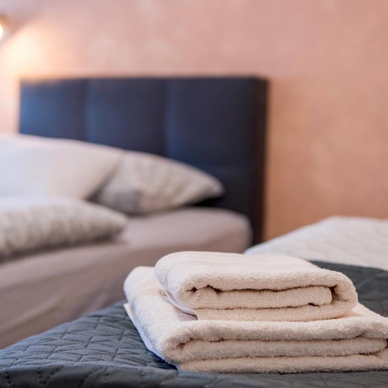 Candy Loft Apartment - Two-Bedroom Apartment - 25