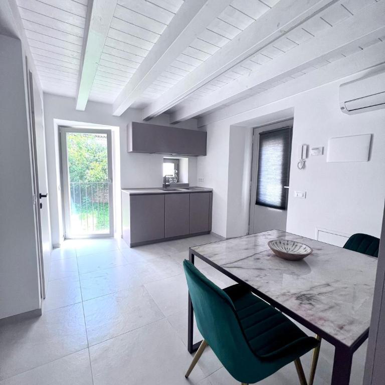 Absentia 1763 Garda Boutique Home - Lake front - Appartamento con Vista Lago - 4