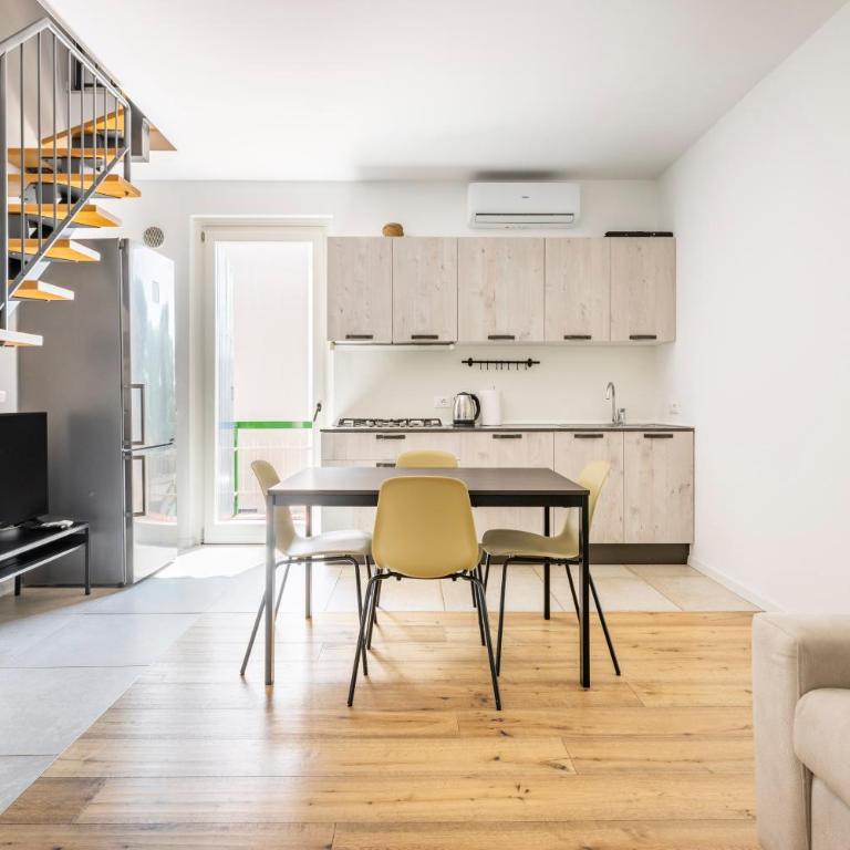 Trendy Aparment with garage right by the lake - Appartamento con 2 Camere da Letto - 2
