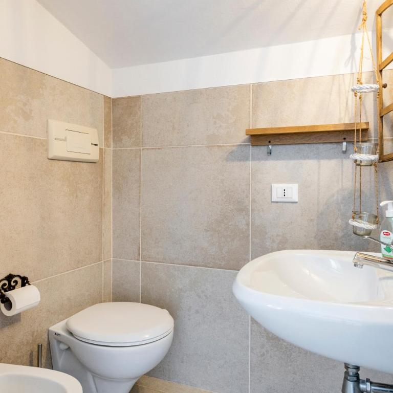 Trendy Aparment with garage right by the lake - Appartamento con 2 Camere da Letto - 17