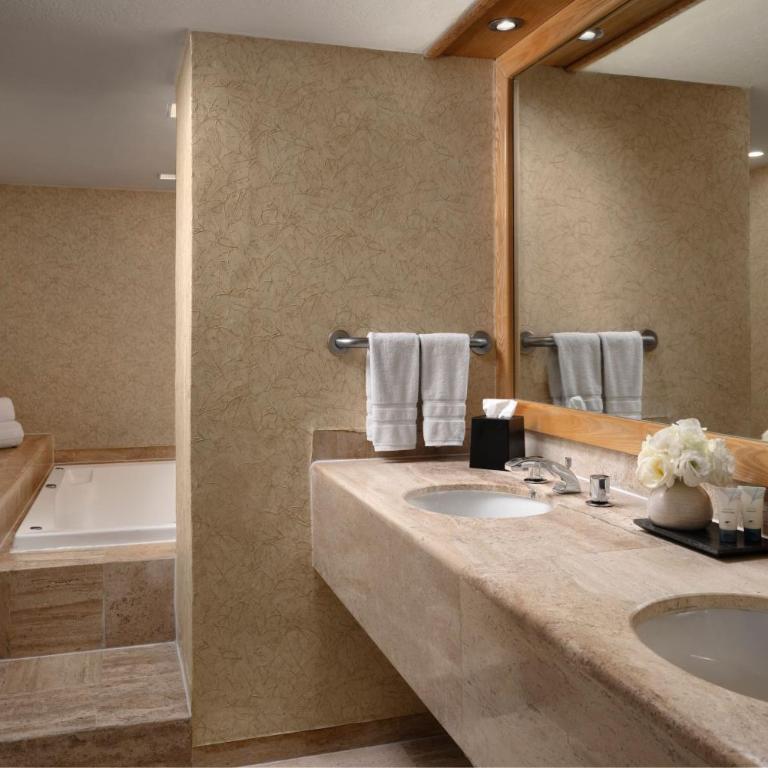 The Westin Cancun Resort & Spa - Suite Master de 1 dormitorio con cama extragrande y vistas al mar - 4