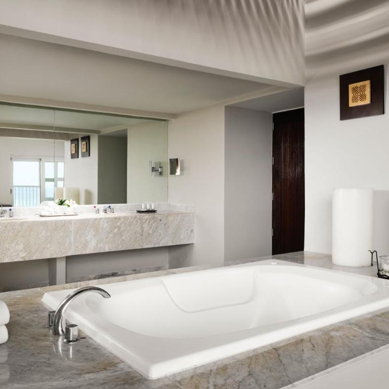 The Westin Cancun Resort & Spa - Suite Presidencial de 1 dormitorio con cama extragrande, balcón y vistas al mar - 7