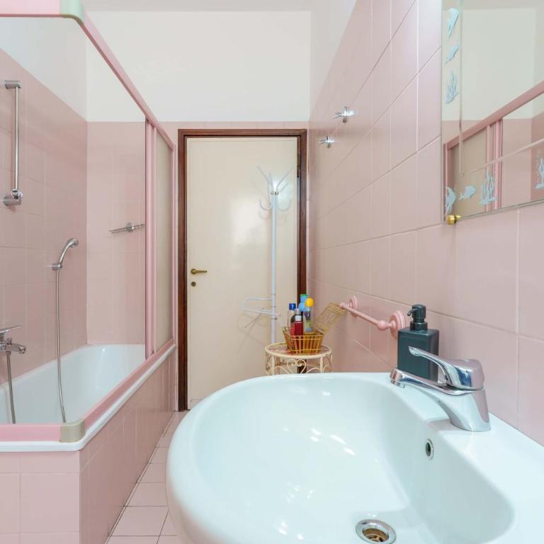 Bed and Breakfast Dolce Vita Bologna - Camera Matrimoniale con Bagno Privato - 17