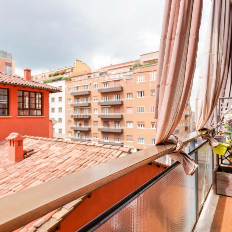 Bed and Breakfast Dolce Vita Bologna - Camera Matrimoniale con Bagno in Comune - 7