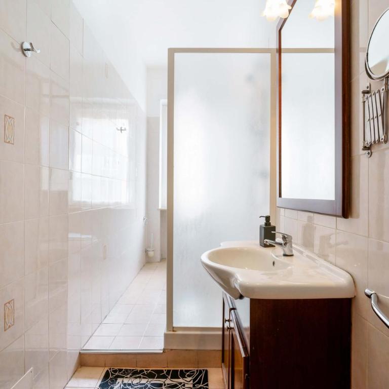 Bed and Breakfast Dolce Vita Bologna - Camera Matrimoniale con Bagno Privato - 20