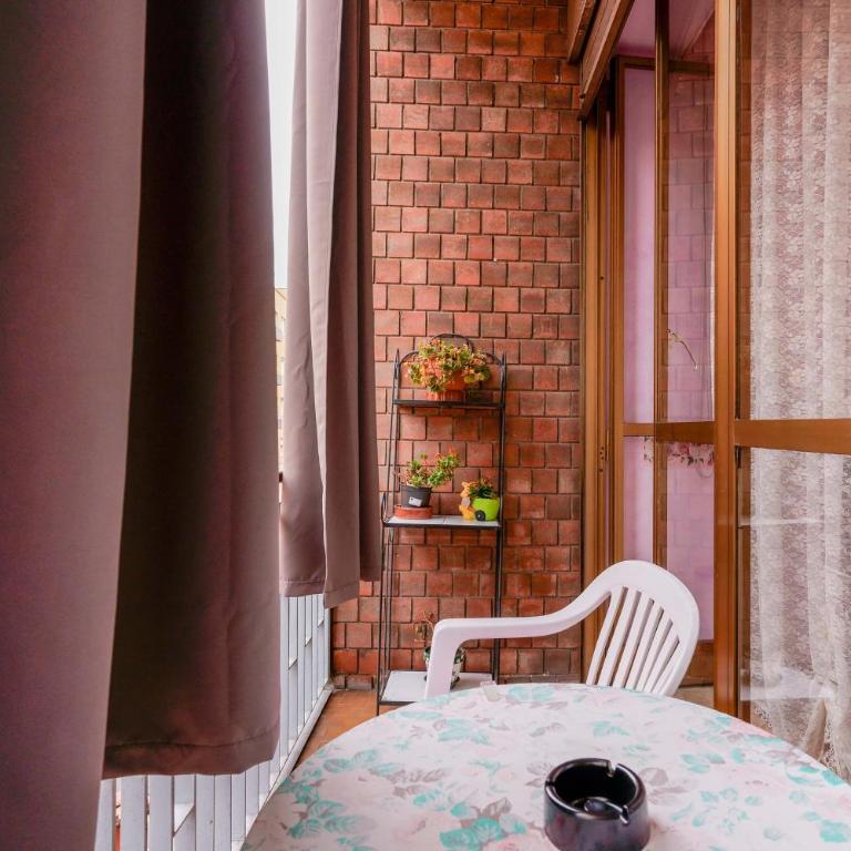 Bed and Breakfast Dolce Vita Bologna - Camera Matrimoniale con Bagno in Comune - 20