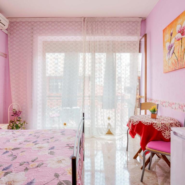 Bed and Breakfast Dolce Vita Bologna - Camera Matrimoniale con Bagno in Comune - 14