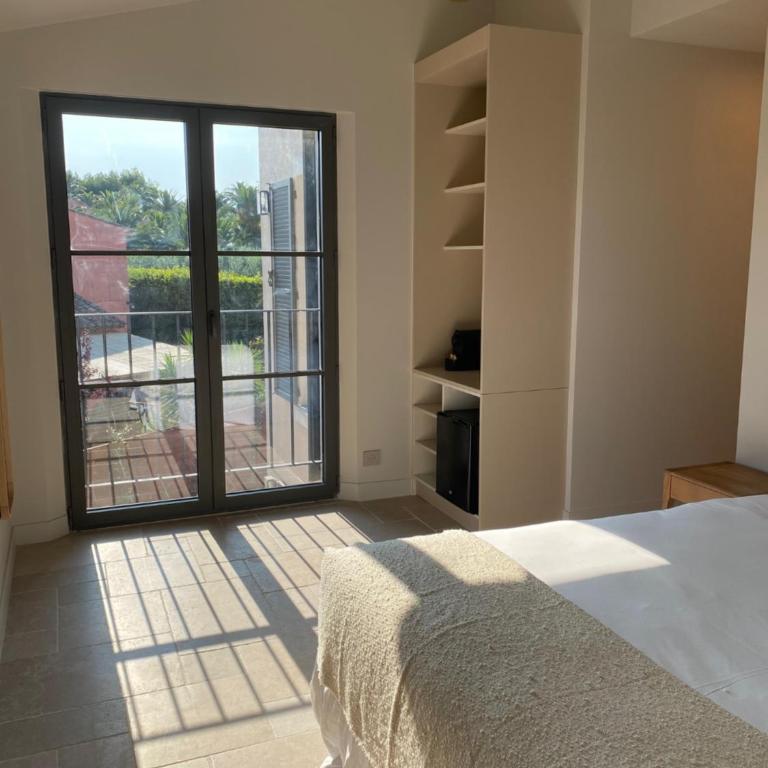 Lou Cagnard - Chambre Lit King-Size - Vue sur Piscine - 7