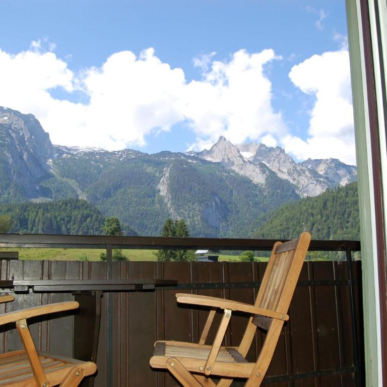 Ferienhaus Lechner am Waldrand mit Holzfasssauna & Außendusche, Bergblick und Naturgarten" - Apartment mit Blick auf die Berge - 24
