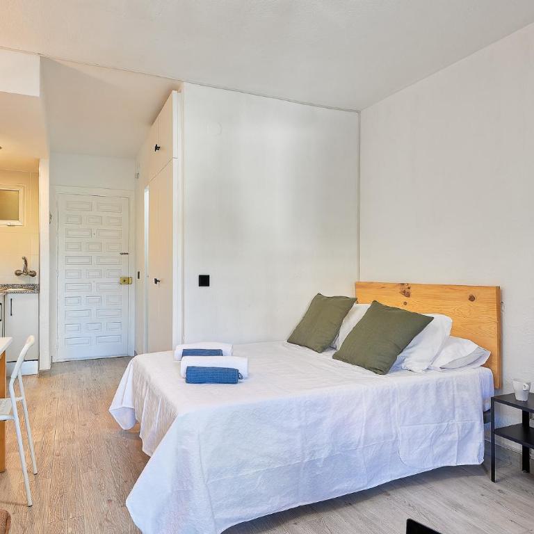 Lovely Home Estudio Jupiter Piscina - Studio with Balcony - 10