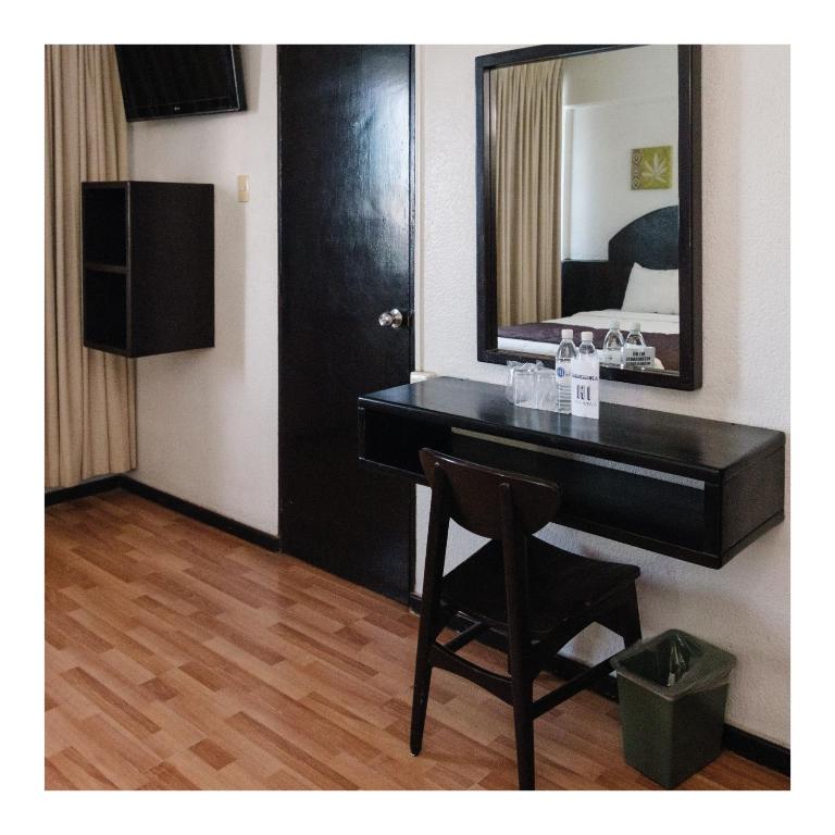 Hi Hotel Impala Queretaro - Double Room with Two Double Beds - 5