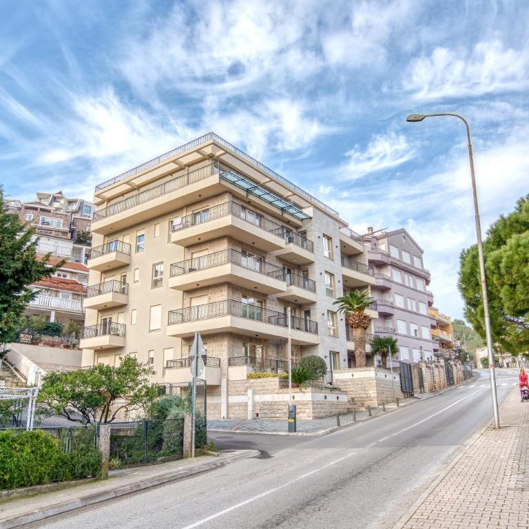 Apt "Royal Oak" 2 Bedroom with Garage Parking - Apartman sa 2 Spavaće Sobe - 2