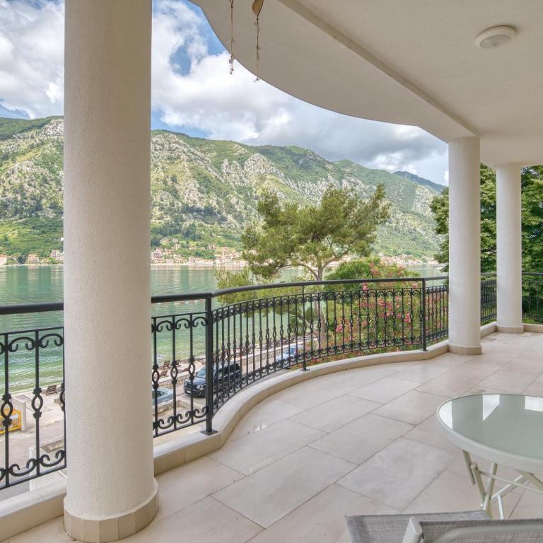 The Golden Luxury Apartments - Apartman sa 2 Spavaće Sobe, Terasom i Pogledom na More - 10