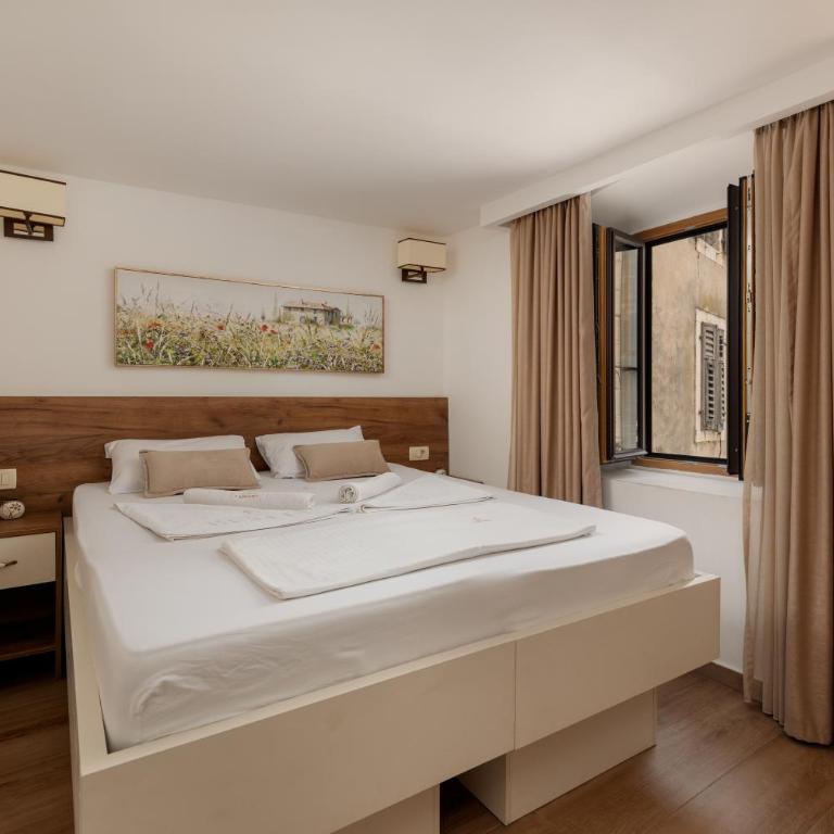 Apartment Amigo Old Town Kotor - One-Bedroom Apartment - 1