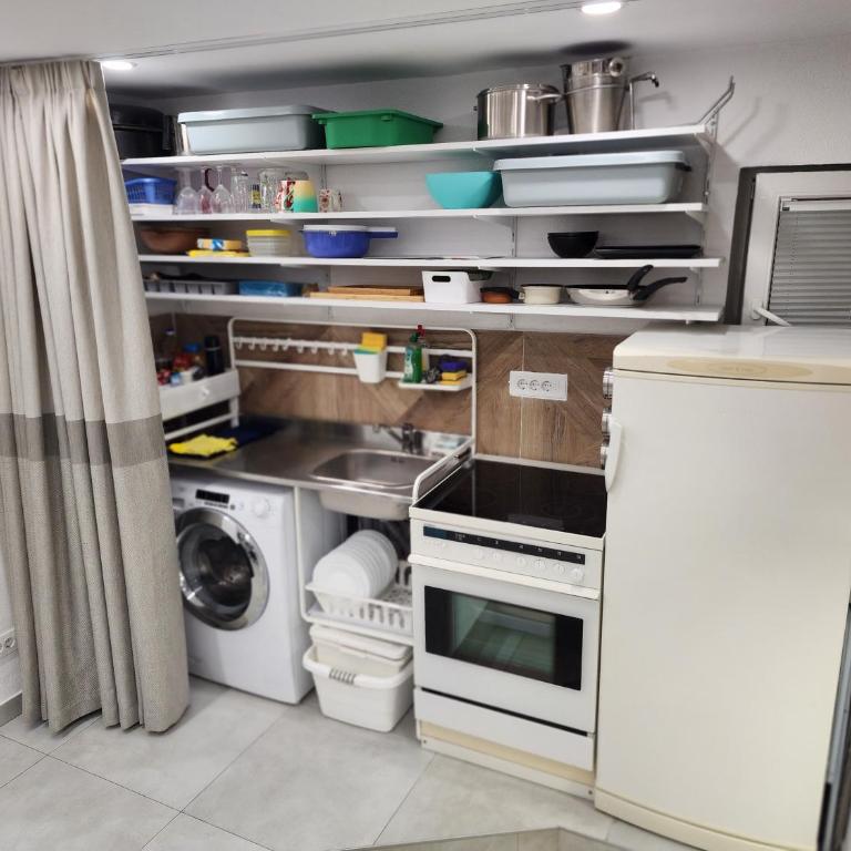 Professor's Krunska Studio - One-Bedroom Apartment - 12