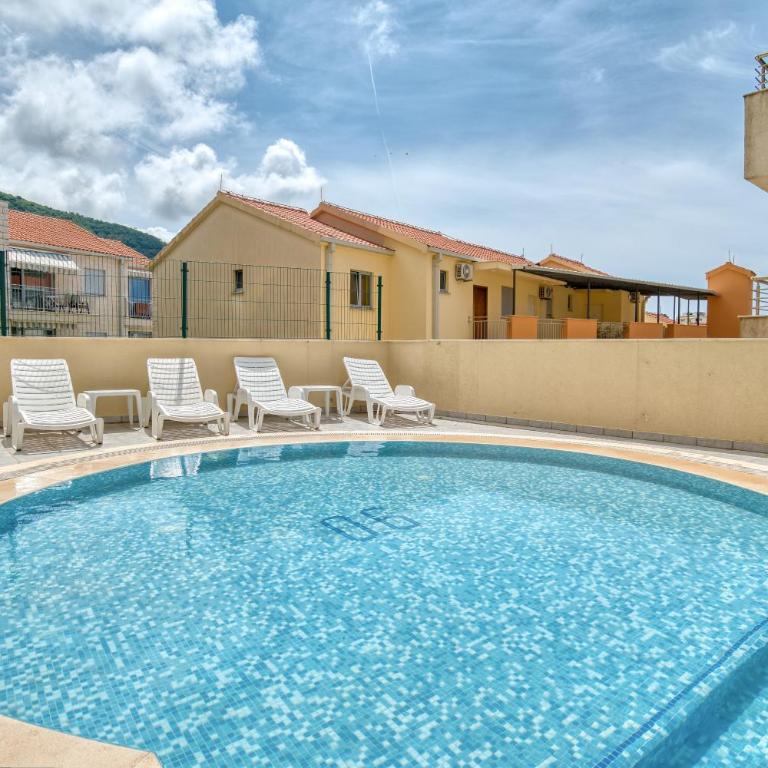 Blue Lagoon - One-Bedroom Apartment - 17