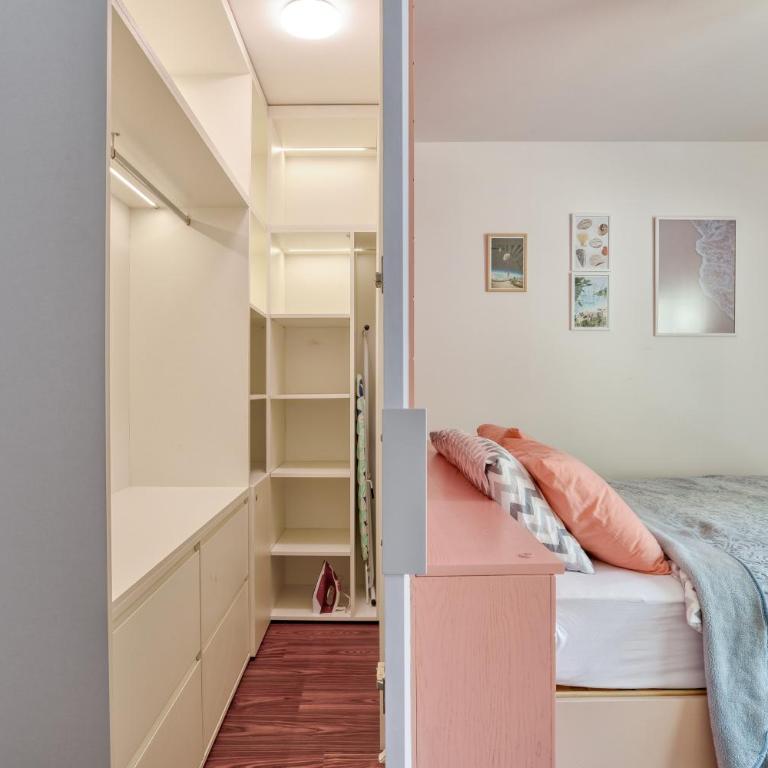Blue Lagoon - One-Bedroom Apartment - 11