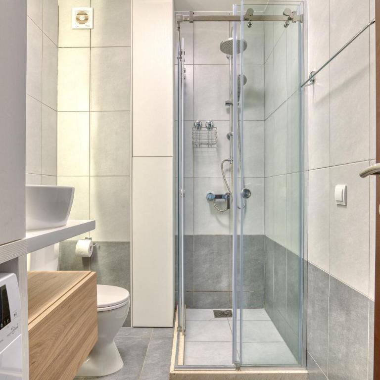 Blue Lagoon - One-Bedroom Apartment - 13
