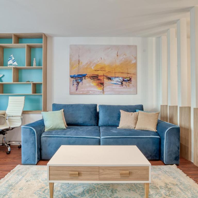 Blue Lagoon - One-Bedroom Apartment - 4