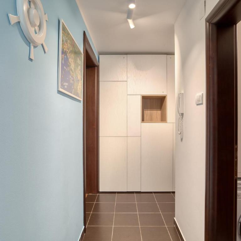 Blue Lagoon - One-Bedroom Apartment - 9