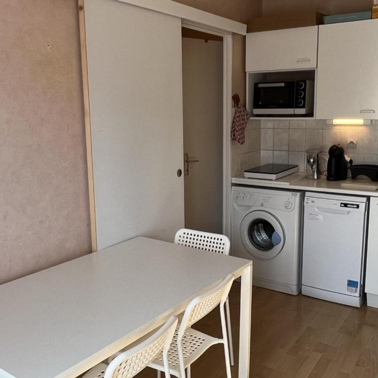 Appartement T3 cosy, proche plage et thalasso, avec balcon et équipements modernes, WiFi inclus - FR-1-487-356 - Apartment - 3