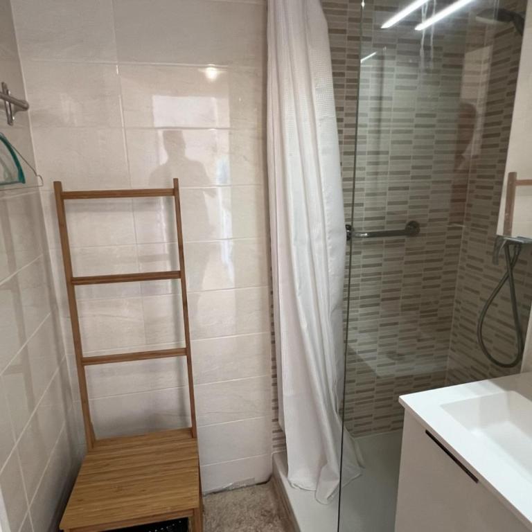 Appartement T3 cosy, proche plage et thalasso, avec balcon et équipements modernes, WiFi inclus - FR-1-487-356 - Apartment - 10