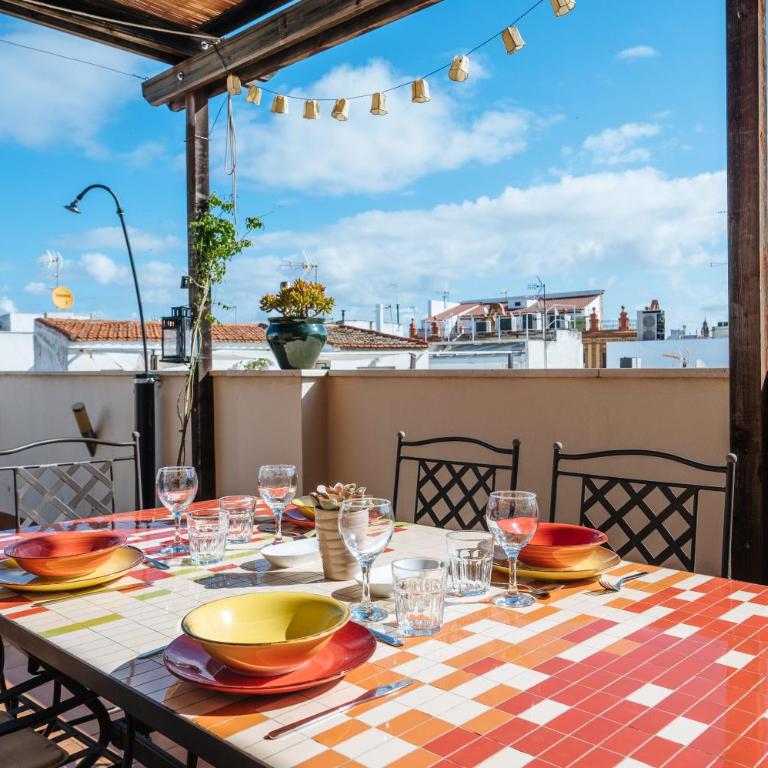 HomeySeville-Amazing Penthouse Giralda Views 8 pax, Parking Optional - Apartamento - 70