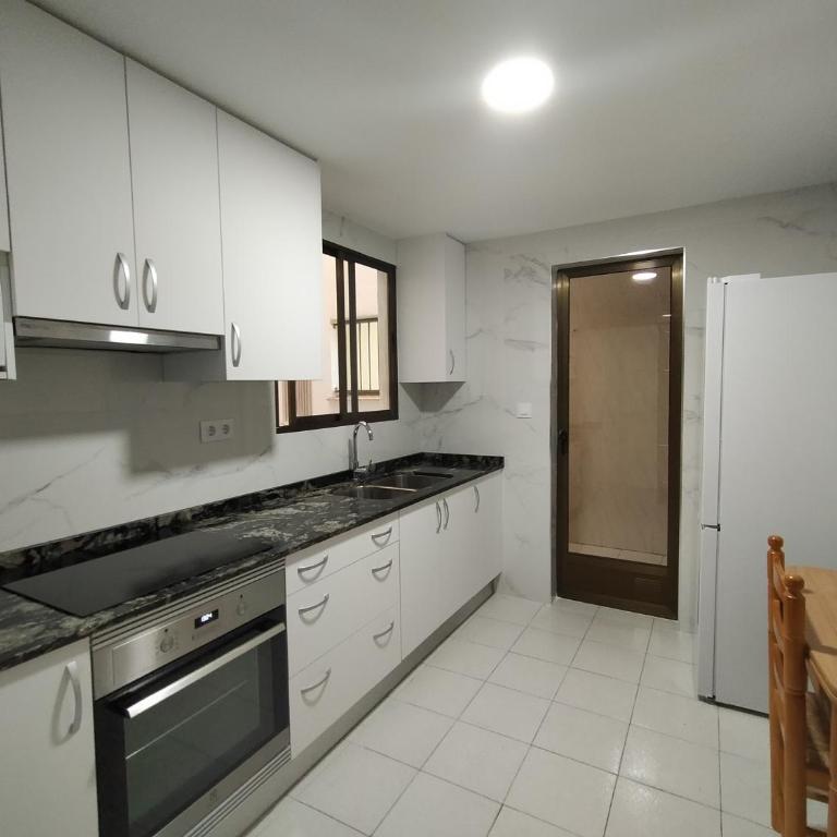 Apartamento en 1ª línea con piscina. Edificio Albatros II - Apartamento de 2 dormitorios - 33