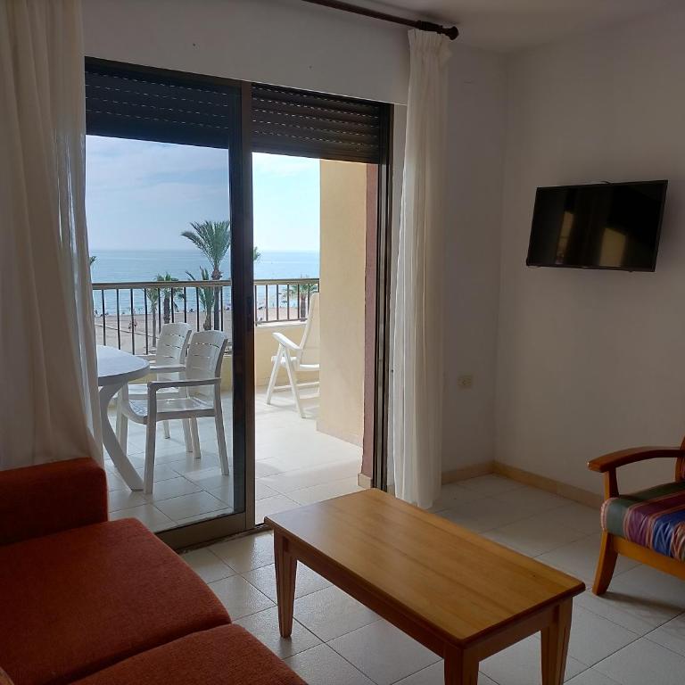 Apartamento en 1ª línea con piscina. Edificio Albatros II - Apartamento de 2 dormitorios - 18