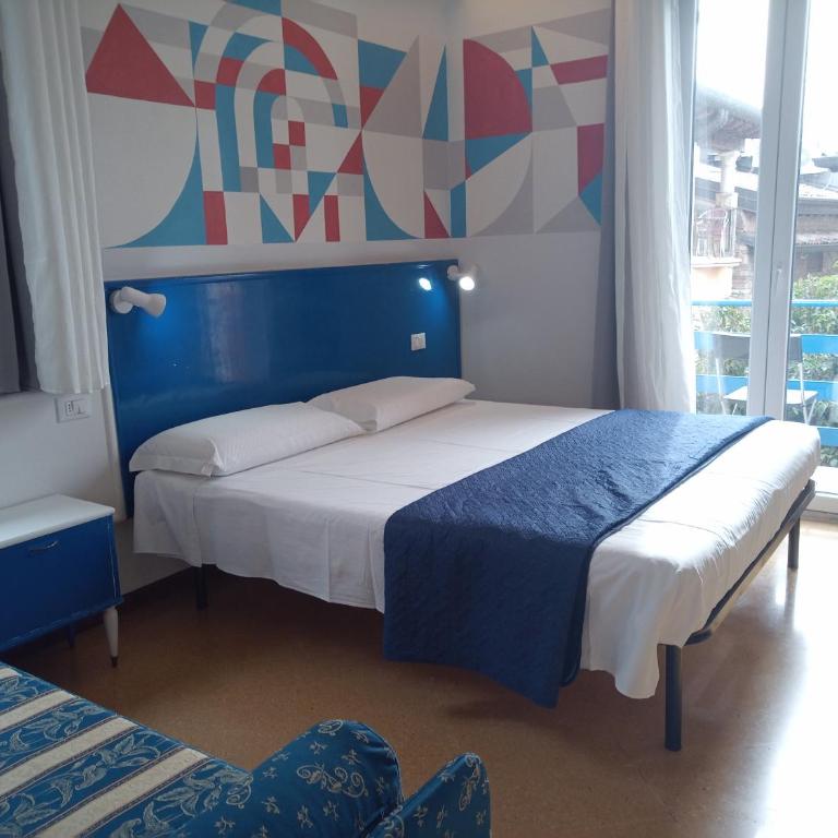 B&B Meublè Adriana Sirmione Vegan - Camera Quadrupla Classic - 13