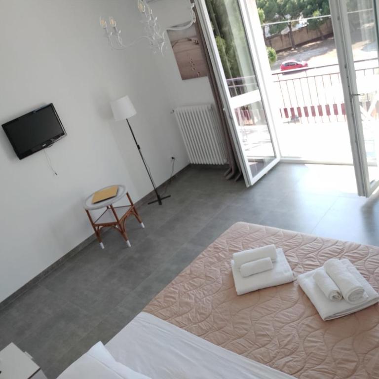 Silver House - Two-Bedroom Apartment - 16